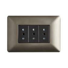 enchufe triple 10A 250V